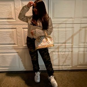 Meet your Posher, Camila